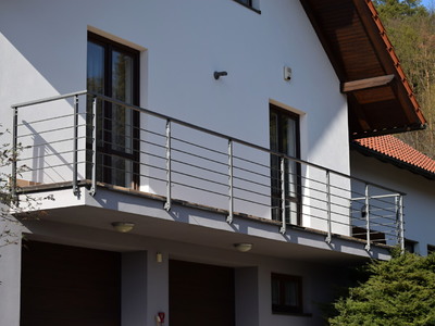 Zábradlí balkonů, teras a schodiště