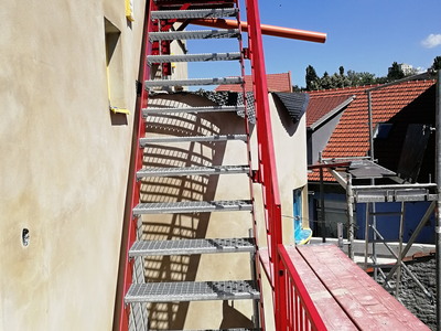 Pororoštové schody do nebe - na střechu