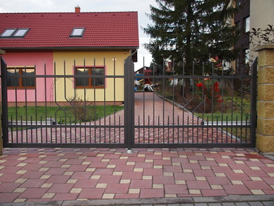 Kovaná brána dvoukřídlá