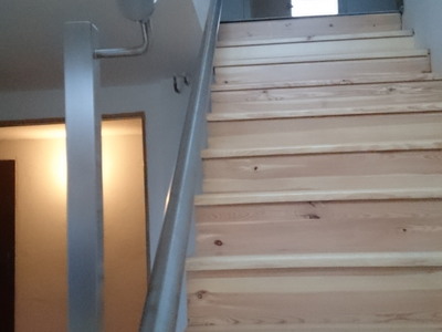 Nerezová madla na schodišti